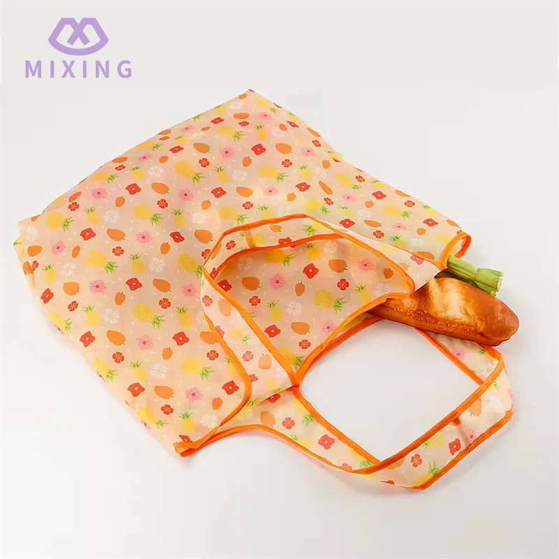 Ekologinen laukku taskuilla