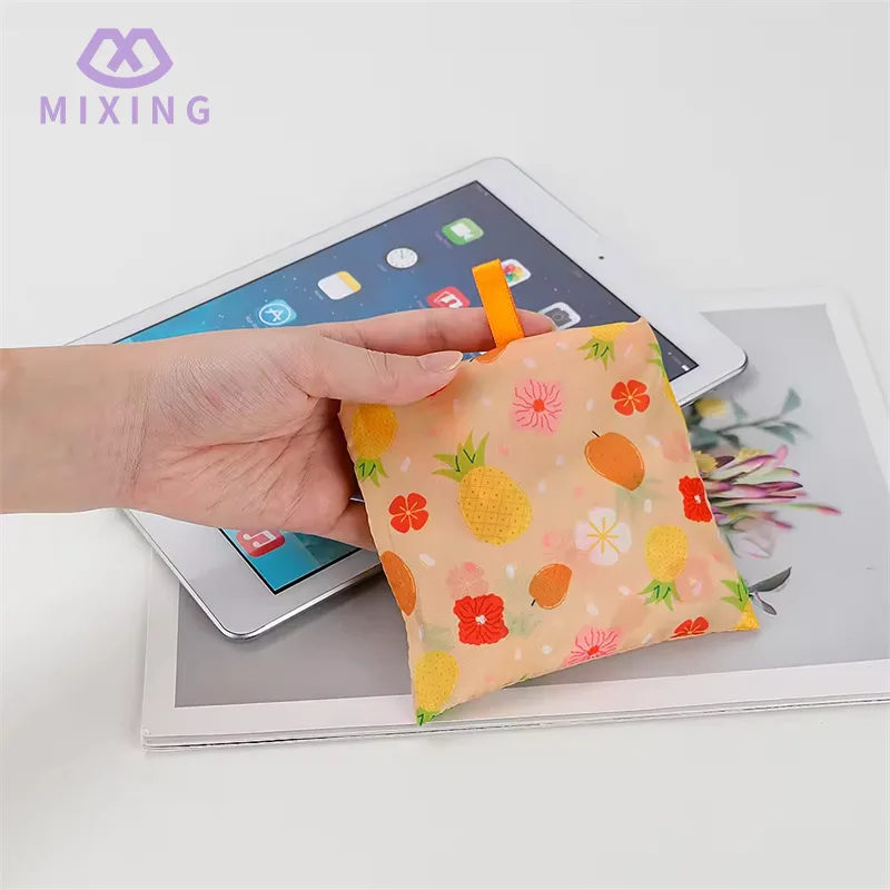 Ekologinen laukku taskuilla 