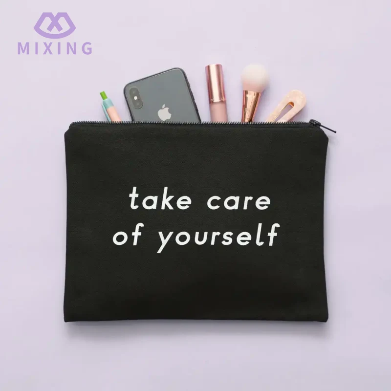 Musta puuvillainen kosmetiikkapussi